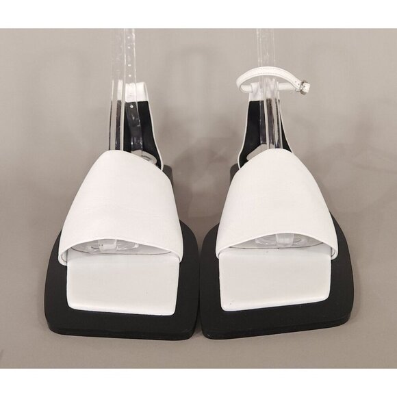 Flat Apartment Chain Strap Sandals Size 38 8 Women's White Leather $470 - Picture 4 of 12